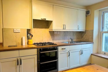 6 bed house, Beaumont Place, St Judes, Plymouth, PL48EA - Image 2